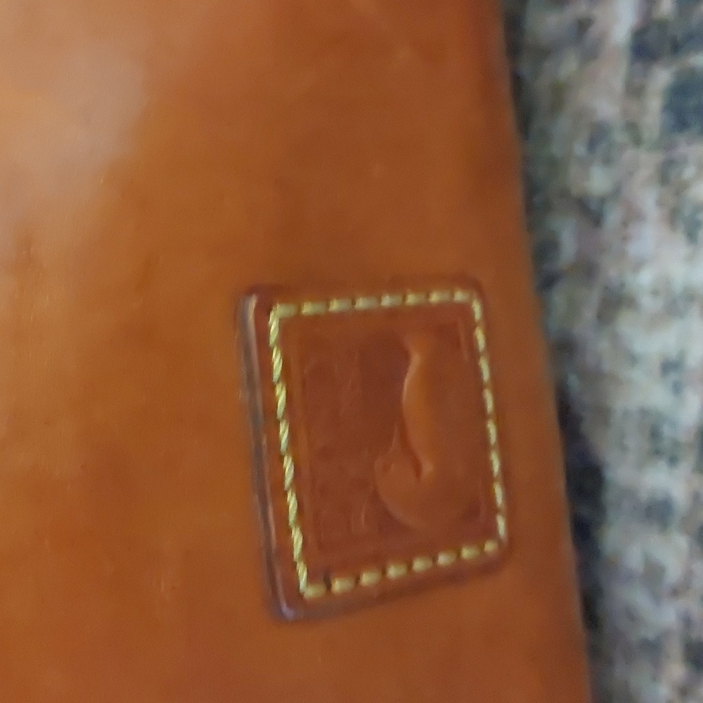 Dooney&Bourke Florentine Leather Domed 🌼 - Picture 2 of 16